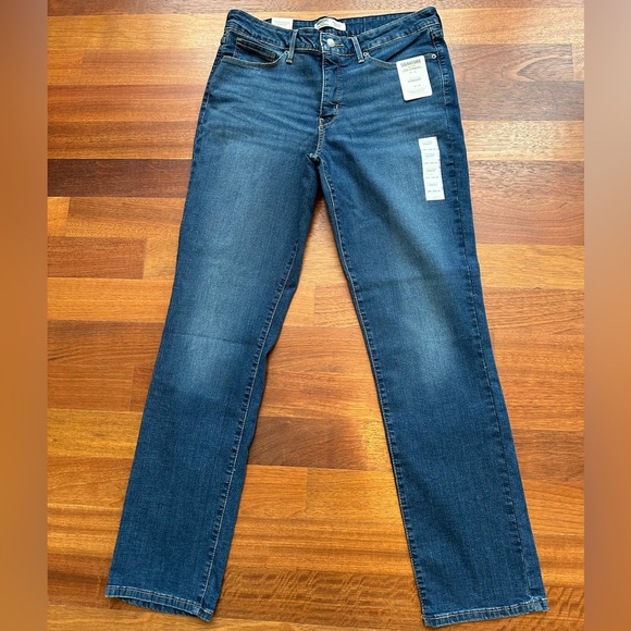 Levi Strauss Signature Denim - NWT - Levi Strauss Signature Totally Shaping Straight Leg Jeans